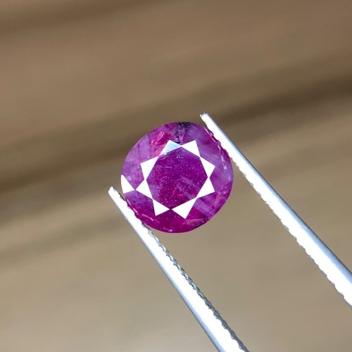 Natural Cut 2.55 Carat Purplish Pink Kashmir Sapphire Oval Faceted Loose Gemston