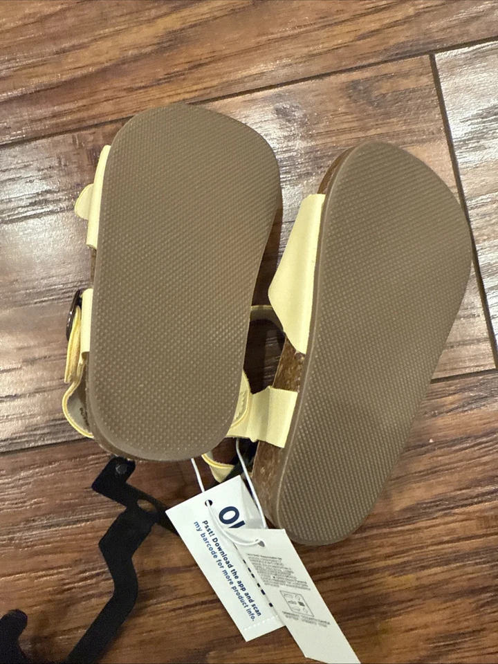 NUEVAS Sandalias Antiguas Azul Marino Bebé Niñas 6 MESES Tierra Amarillo Imitación Cuero Foto 3 de 3