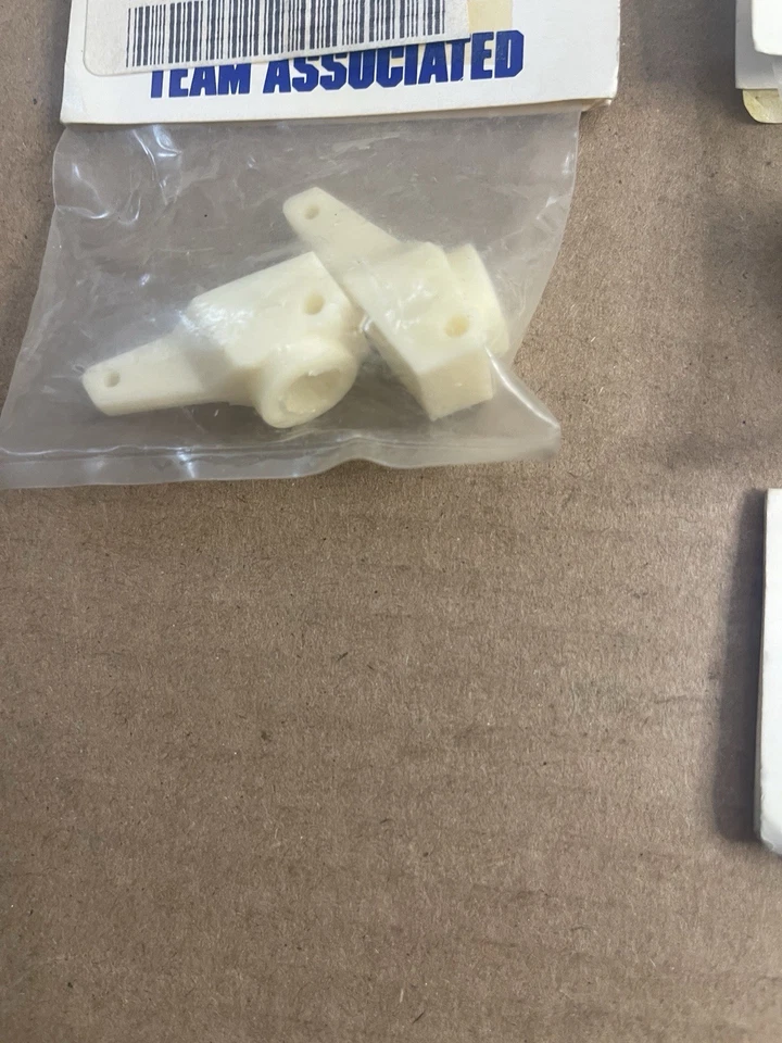 Team Associated Rc10 Parts - Image 4 of 4