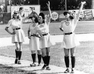 Team Comedy.. A League Of Their Own Photo Movie Studio Still. 8.5x11 PaperLuster