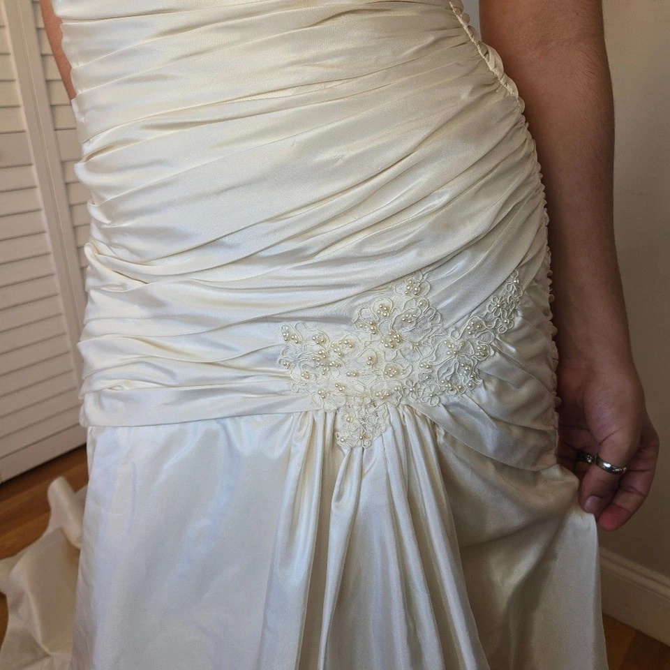 Mikaella Ivory Ruched Strapless Mermaid Wedding Dress Sz 12 Beaded Elegant Bride - Image 4 of 4