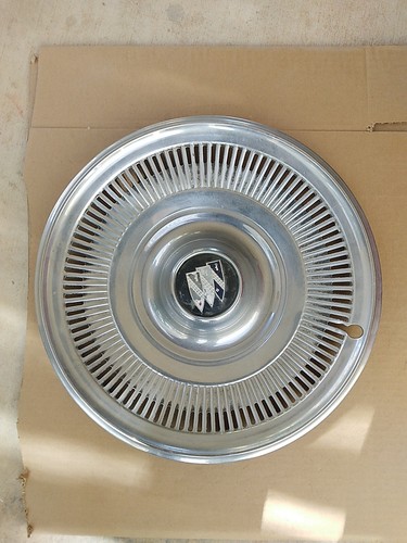 1970 BUICK 15" LESABRE 60- RIB TYPE 