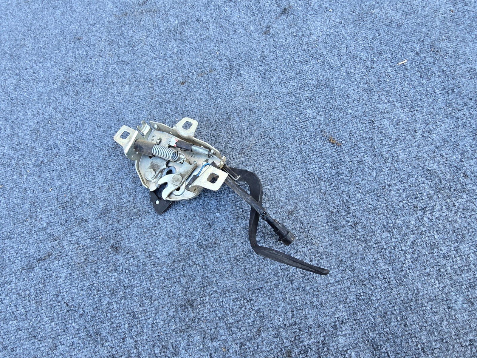 HOOD SAFETY LOCK LATCH OEM 119K 08-19 MASERATI GRANTURISMO