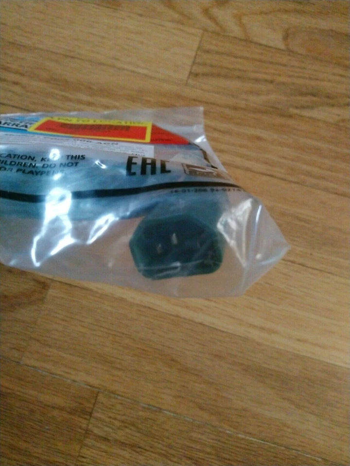 P047-006 Tripp Lite POWER EXTENSION CORD : C13-C14 ,6FT - Image 3 of 4