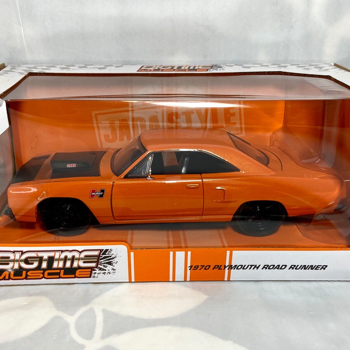 ミニカー BIGTIME MUSCLE 1970 PLYMOUTH ROAD RUNNER Amazon.com: Jada Toys Big Time Muscle 1:24 1970 Plymouth Road