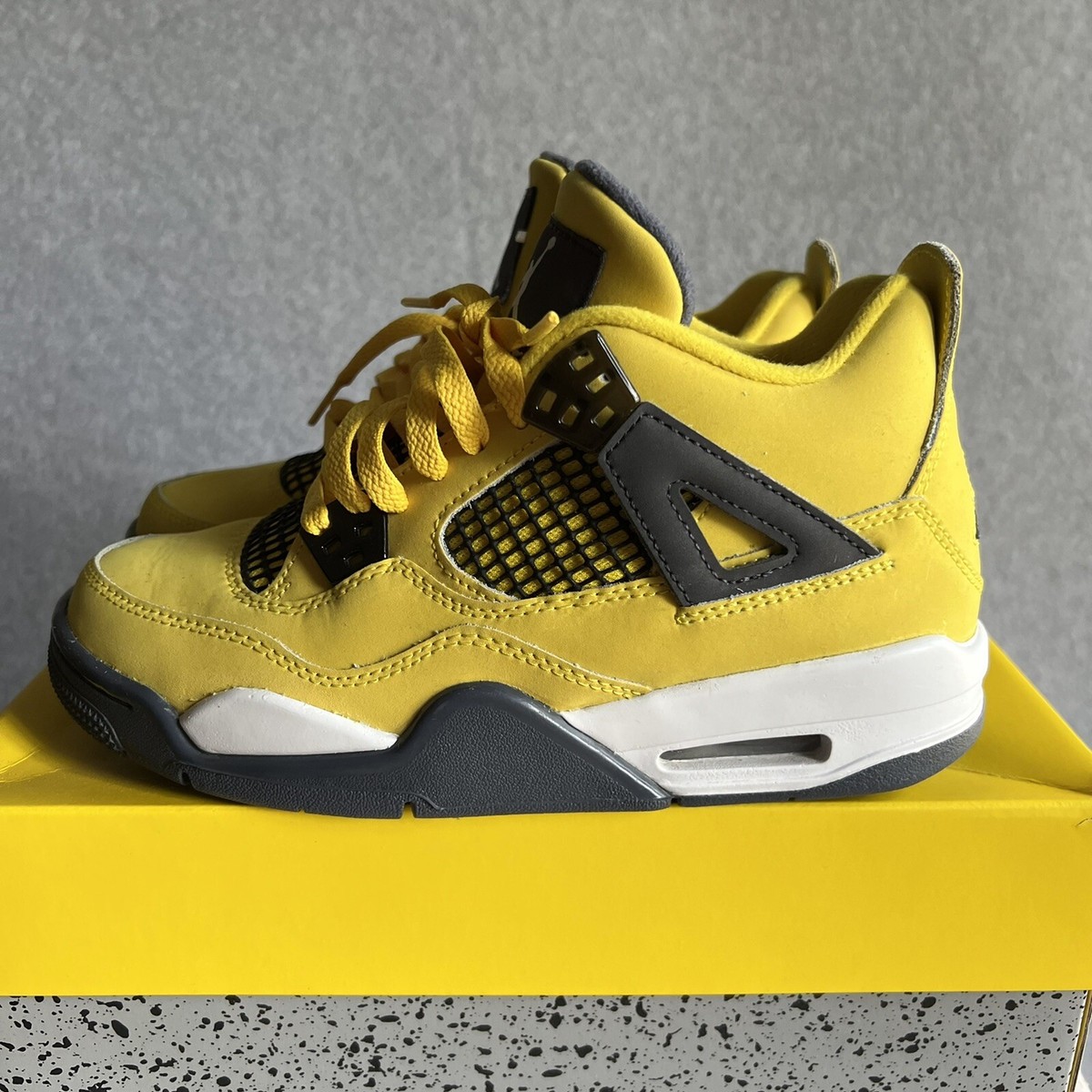 靴 NIKE air jordan4 Lightning tour yellow30 Nike Air Jordan 4 Retro Shoes Lightning Tour Yellow Size 4.5