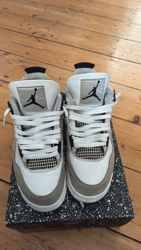 Jordan 4 militar blanco/negro PVP £180+