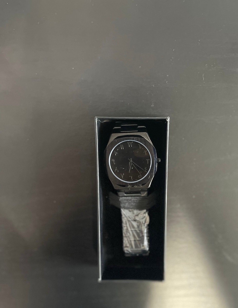 🕋 Arabic Aura Watch – Sleek Modern Black Design