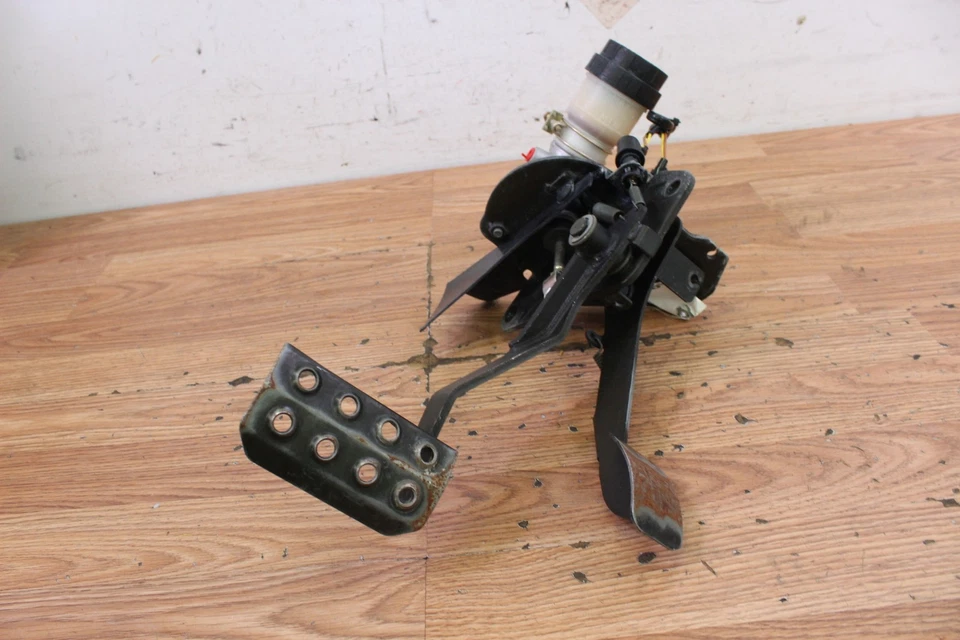 Yamaha Rhino 660 YXR 2004 cilindro maestro de freno trasero/montaje de pedal Foto 3 de 4