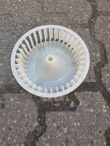 Trockner Bauknecht T PURE M11 82WK DE Lüfter Gebläse Kühler W11037913