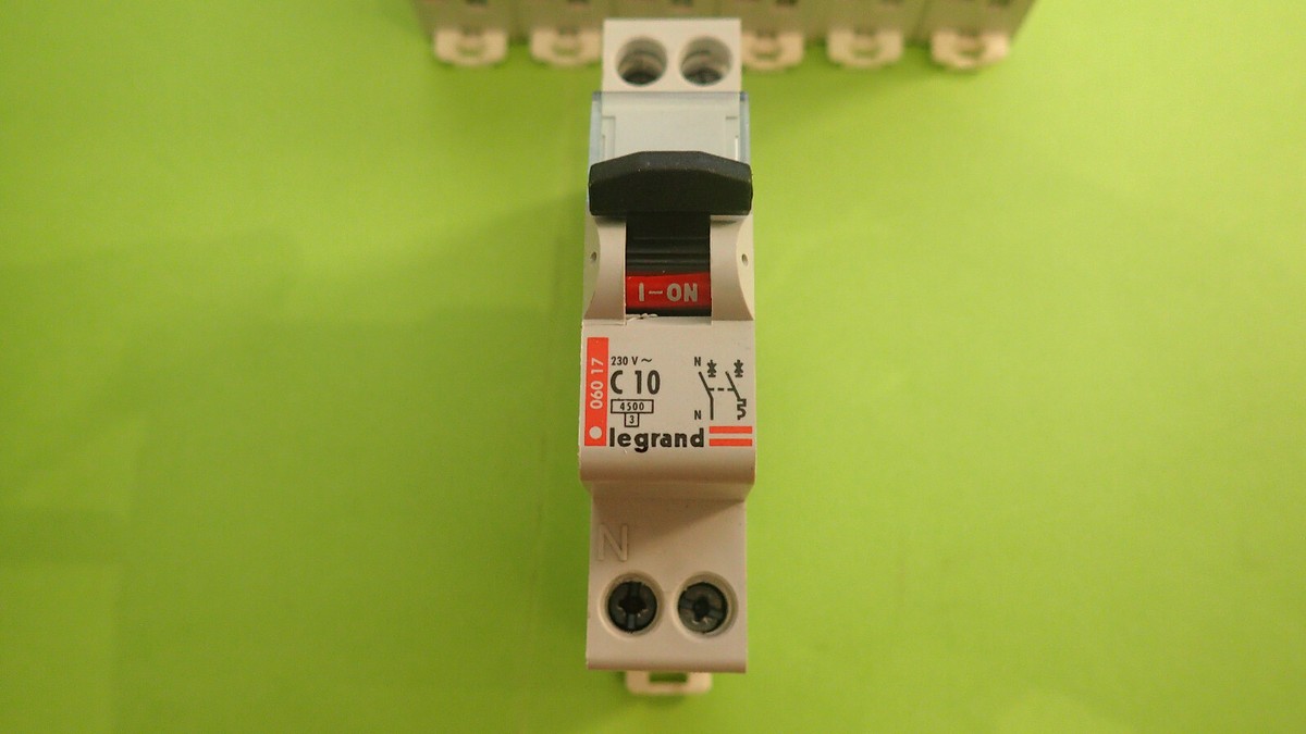 Disjoncteur Différentiel Legrand C10 - Modèle 06017 - Occasion Fonctionnelle