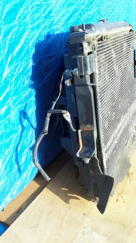 2005-2010 Nissan Xterra Radiator Condenser Cooling Fan 21410EA205 OEM - Image 4 of 4