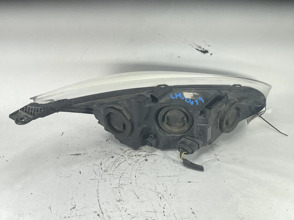 Conjunto de faro izquierdo usado se adapta a: bisel de faro cromado halógeno Ford Focus 2016 Foto 2 de 4