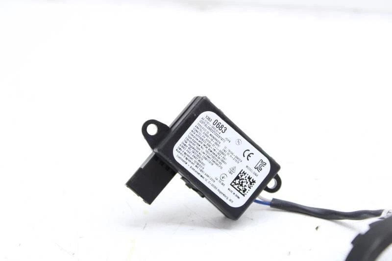 Módulo de control disuasivo alarma antirrobo Chevrolet Trax 13530683 OEM 2024-2025 Foto 4 de 4