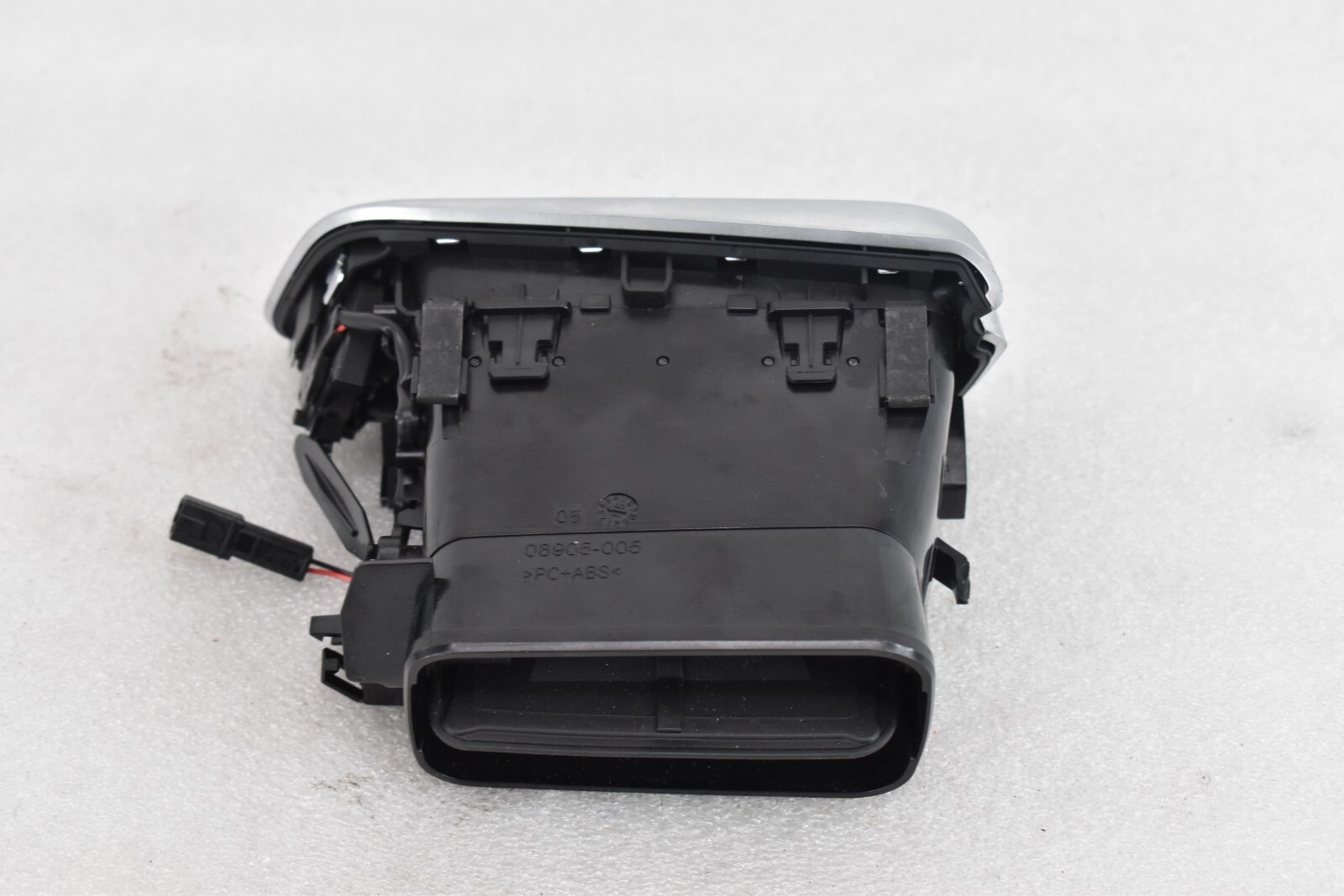 2014 - 2019 MASERATI GHIBLI FRONT LEFT DASHBOARD A/C AIR VENT GRILLE 6700190620