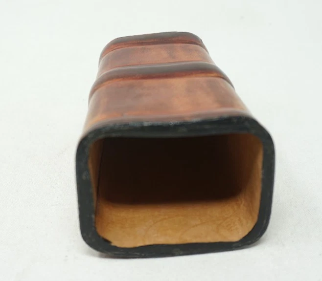 Coctelera de dados de cuero de alta resistencia vintage hecha en Italia cuadrada alta Foto 2 de 4