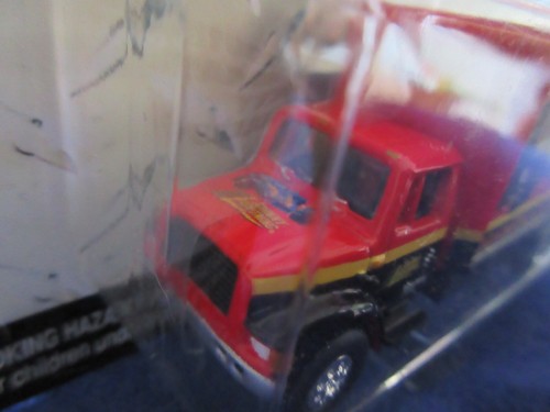1:87 Johnny Lightning International Box Delivery Truck HO Scale True Grit - Picture 5 of 6