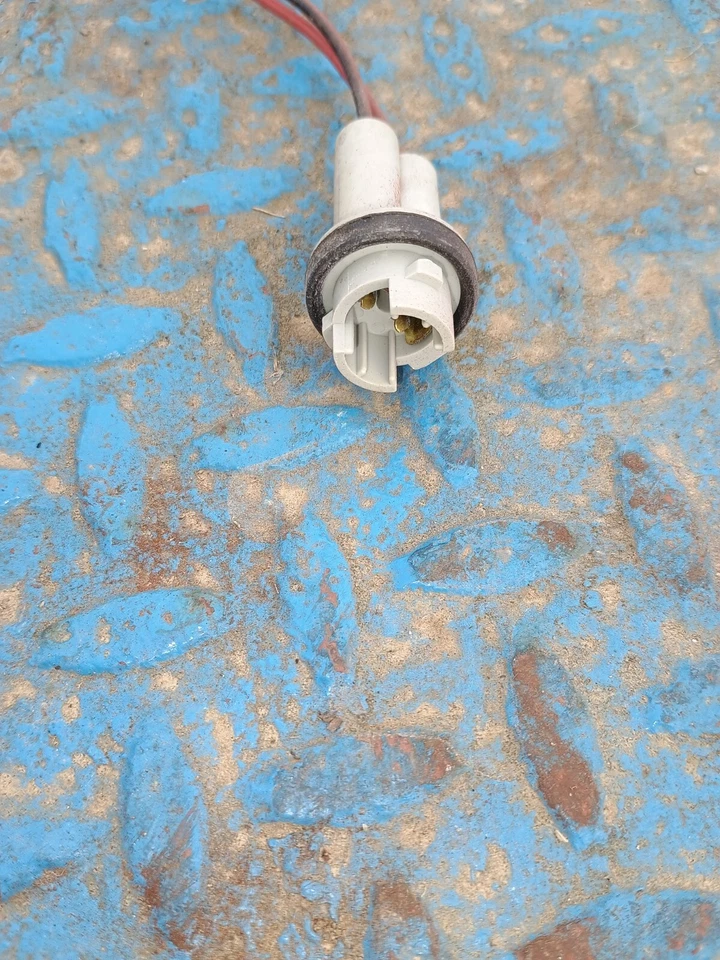 1992 Geo Metro Convertible Turn Signal Corner Light Wire Harness Connector Drivr - Image 2 of 4