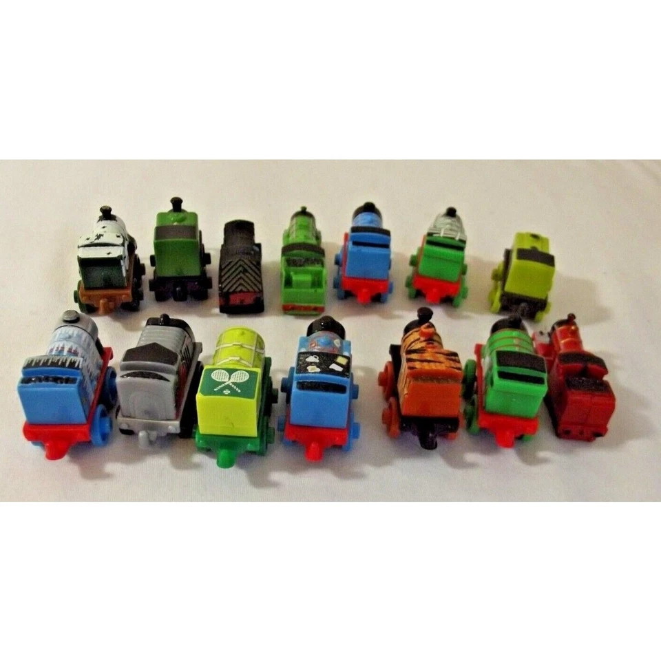 Lote de 14 figuras de juguete Thomas the Tank Engine & Friends MINI 1" motores Foto 4 de 4