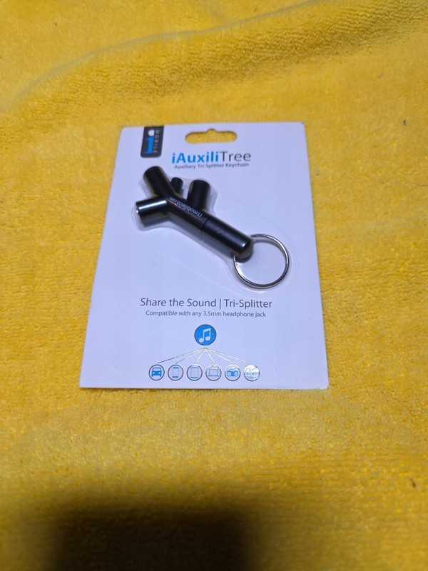 New,iAuxili Tree,share The Sound Tri Splitter.