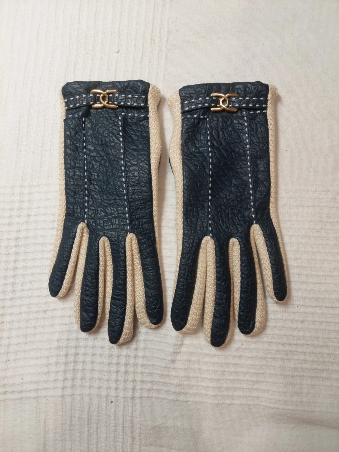 New Aris Snuggler Blue Faux Leather Cream Knitted Gloves Size M