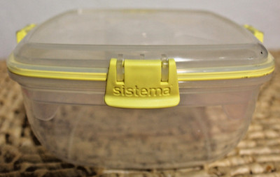 Sistema Salad TO GO Lunch Box w/ Dressing Container Yellow