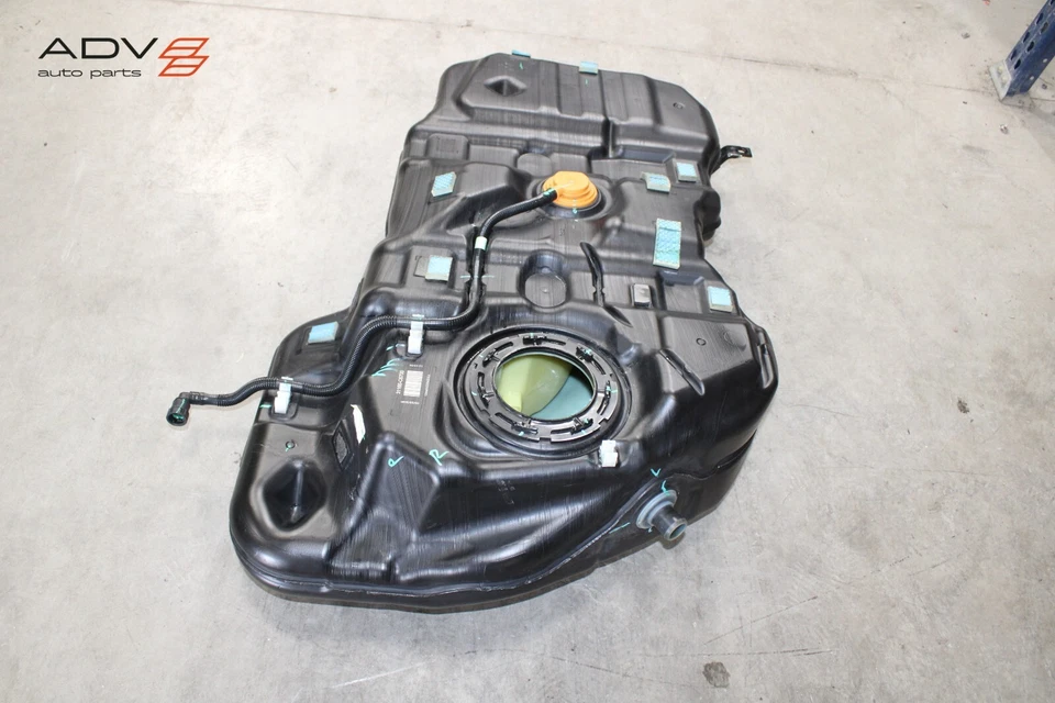 Depósito de tanque de gasolina KIA SORENTO 2018-2020 con escudo OEM Foto 4 de 4