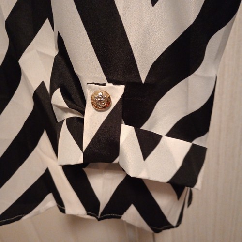 Bamboa Women's Chiffon Pullover Top Size S Black White Chevron Roll Tab NWT - Picture 3 of 13