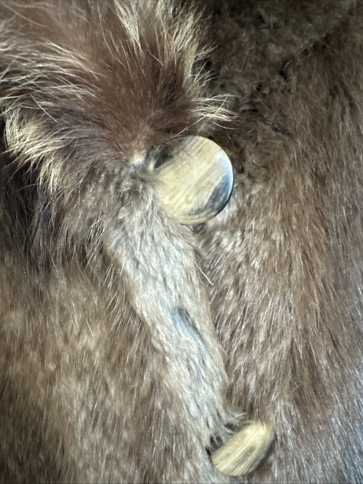 Vintage MAX ZELLER  Fur Coat  SIZE Small - Image 4 of 4