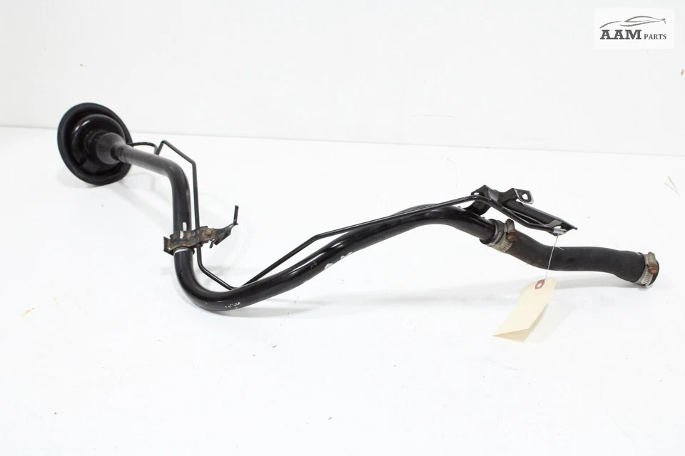 Nissan Máxima 2016-2021 tracción delantera 3,5 L tanque de combustible trasero tubo de manguera de cuello de llenado OEM Foto 3 de 4