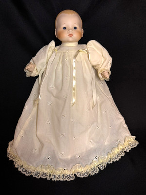 Victoria Ashlea Originals Porcelain Musical Baby Doll 1986 Brahms Lullaby