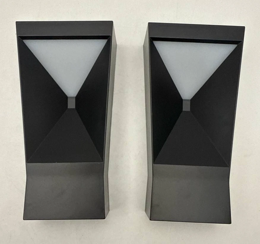 Hampton Bay Negro Integrado LED Exterior Solar Linterna de Pared Aplique Luz Paquete de 2 Foto 4 de 4