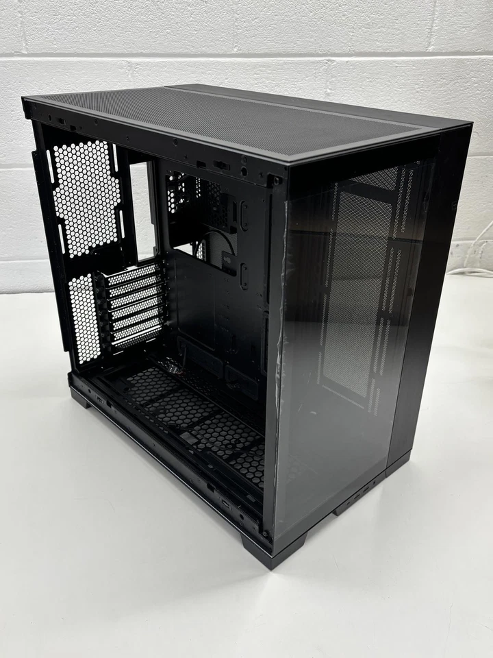 Lian Li O11D EVO RGB E-ATX gaming dual chamber case (O11DERGBX.US) (READ) - Image 2 of 4