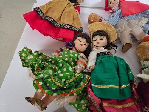 Vintage 1970 & 1980s Madame Alexander World International Dolls Lot Of 12 - 7 in - Picture 5 of 11