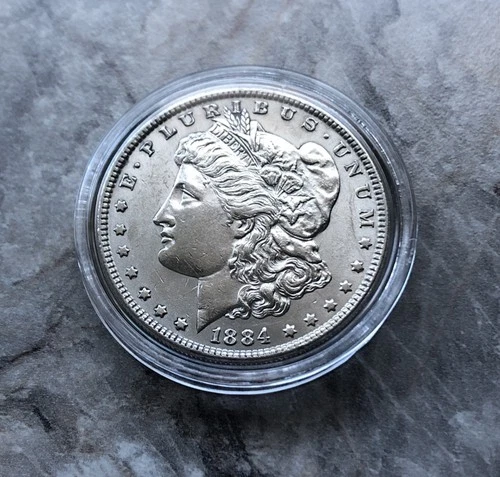 1884 MORGAN SILVER DOLLAR IN BU CONDITION !!!