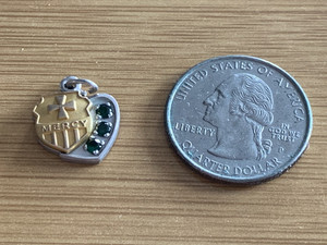 VINTAGE 1/10 GOLD FILLED BLUE GEMSTONE MERCY HOSPITAL SERVICE AWARD CHARM