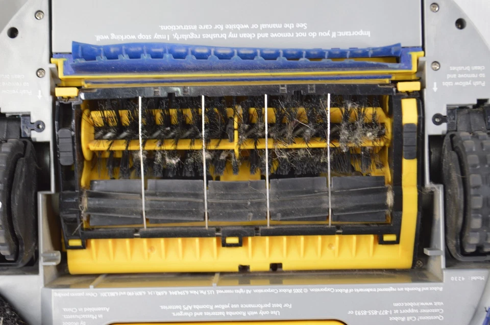 iRobot Roomba Scheduler 4230 Floor Vacuum w/ NEW BATTERY & PARTS, Charger WORKS! - Image 4 of 4