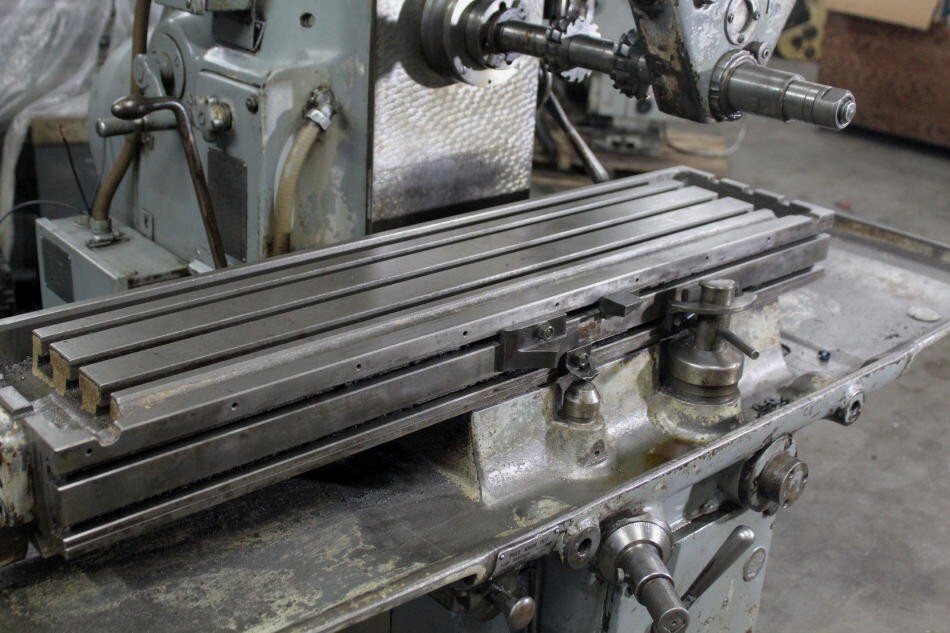 SALE!!【新品未使用】スイングミル 2M CINCINNATI HORIZONTAL MILL WITH VERTICAL HEAD: STOCK