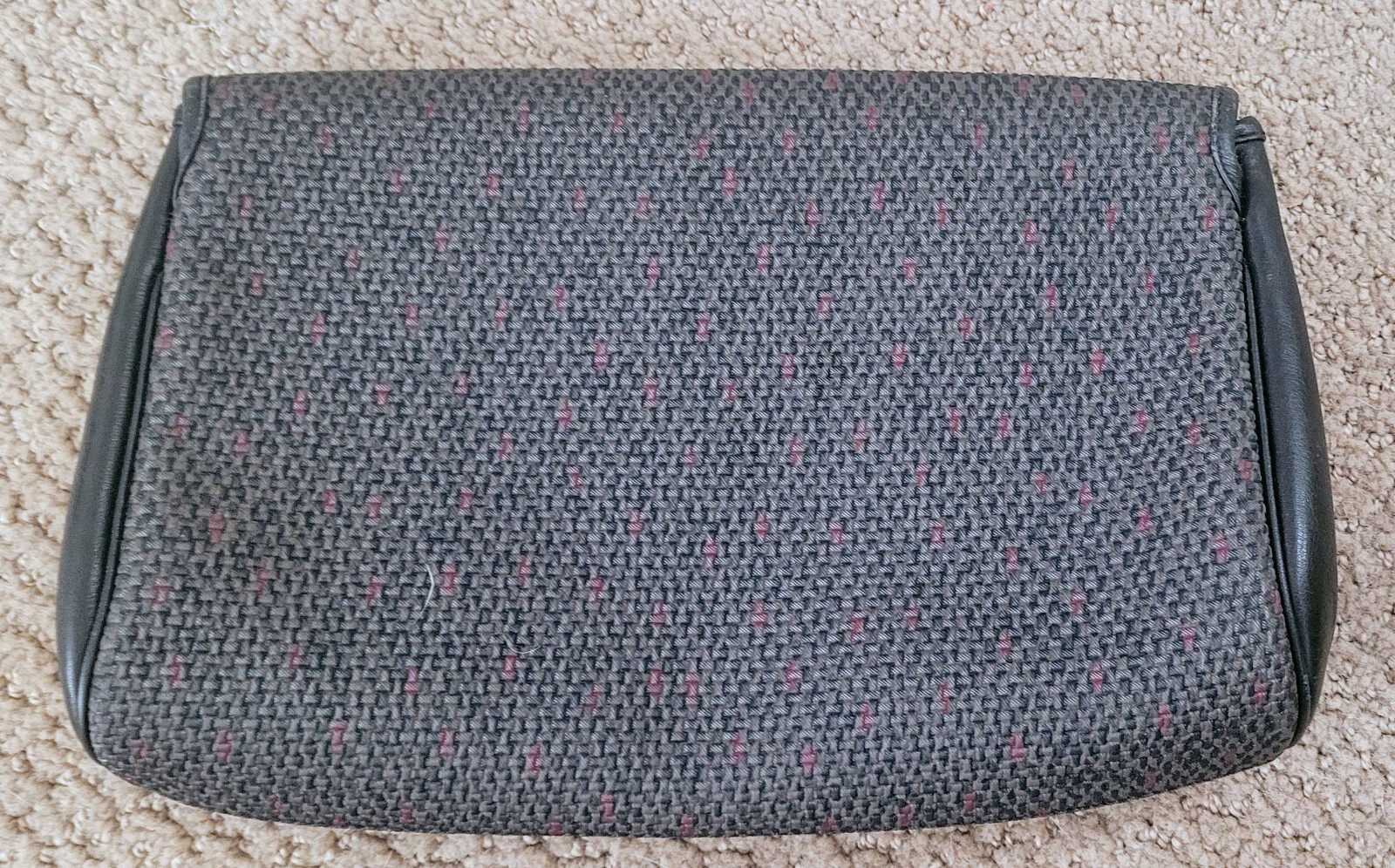 AUTENTICA BORSA A FRIZIONE CON LOGO YVES SAINT LAURENT YSL IN PVC & PELLE USATA