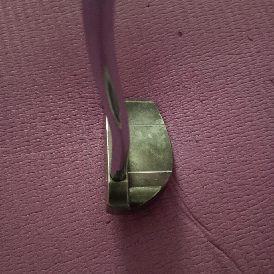 Ping Redwood Piper S Black  Dot  Putter 35in Right-handed Steel Shaft.  - Image 3 of 4