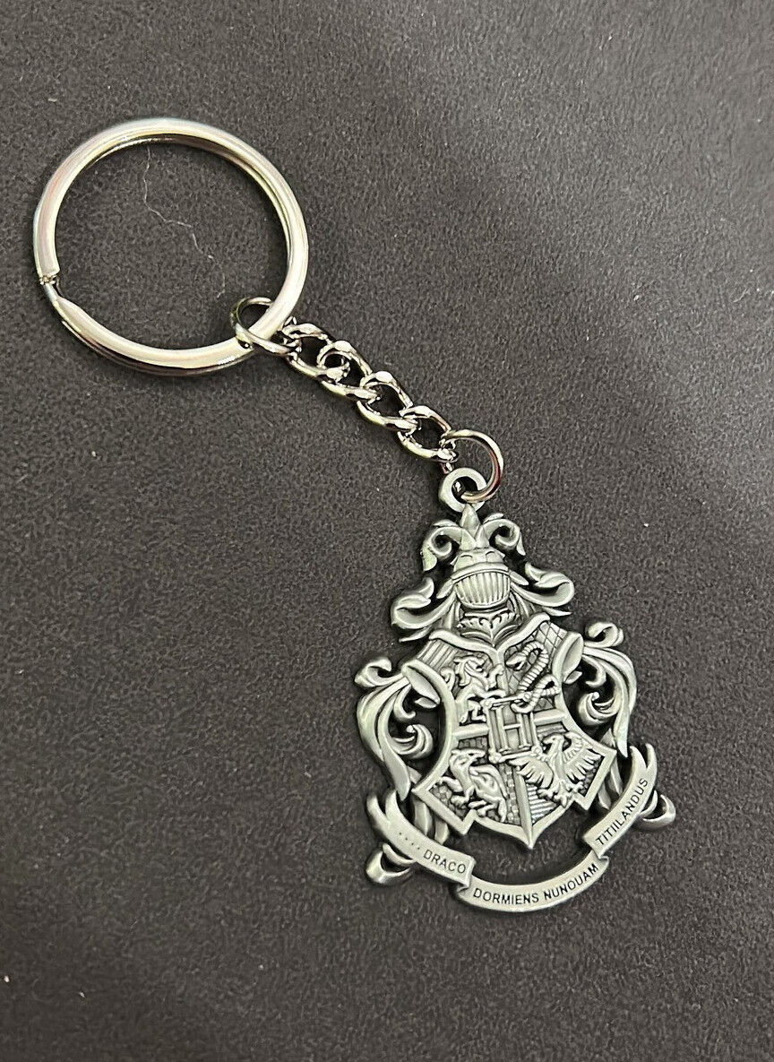 Hogwarts Legacy Deluxe Edition gets an Excusive Hogwarts Keychain