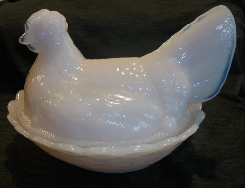 Vintage Fenton Art Glass Large Hen on Nest Pink Peach Opalescent Candy Dish