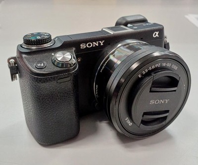 Sony NEX-6 APS-C Mirrorless Camera 16MP Kit with 16-50mm lens, battery, strap