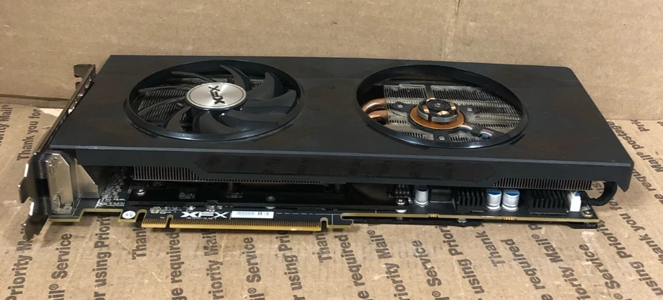 PARTS! XFX AMD Radeon R9 390 8GB GDDR5 Graphics Card (R9-390P-F2R9-390P-F28M) - Image 2 of 4