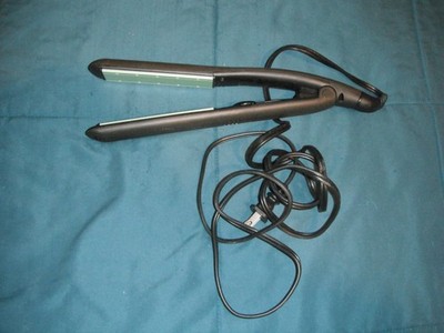 Remington S7901 Wet 2 Straight Slim Plate Ceramic Straightening Iron 1-inch