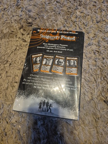 Derek Landy Skulduggery Pleasant Battle Pack Gioco di Carte - Foto 3 di 8
