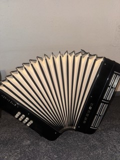 Hohner Morino Club N Knopf Akkordeon mit Koffer Top Funktionstüchtig!