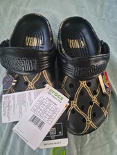 NBA Crocs mens5 womens7 new with 2 charms