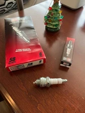 Set of 8 NOS Champion (58) RJ18YC Copper Plus Spark Plugs