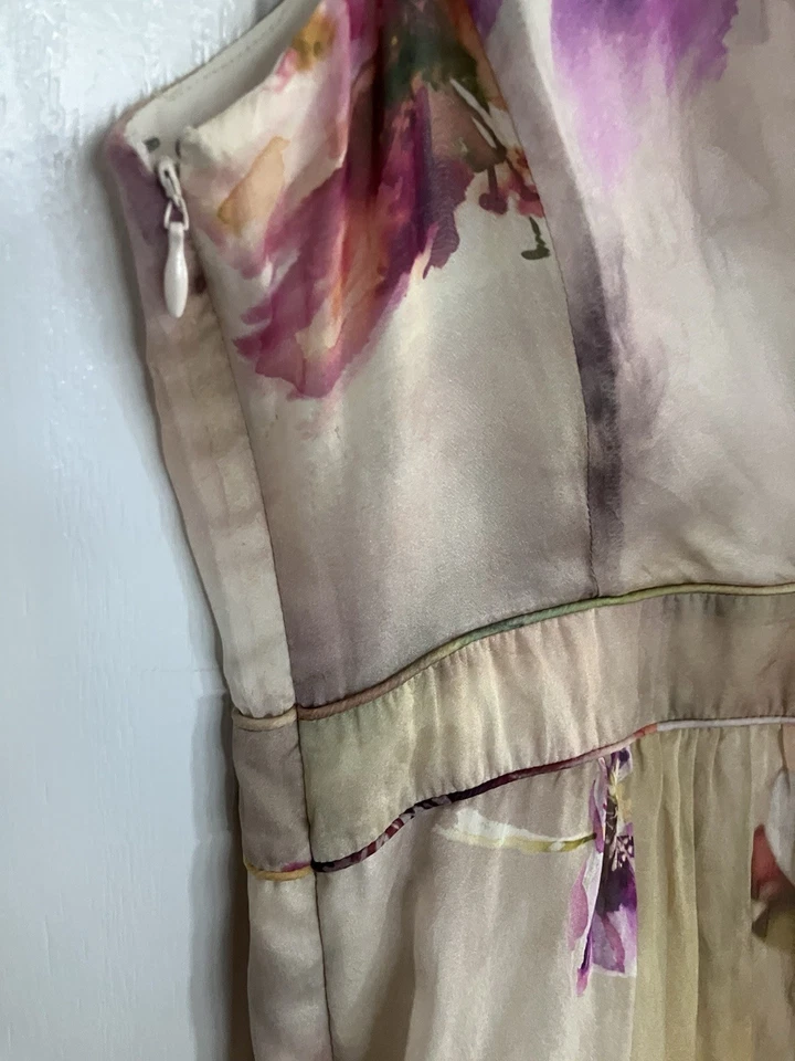 Jacqui E Size 10 Cocktail/Races Cream/ Floral Satin Knee Length Lined Dress - image 3 of 4